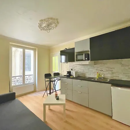 Lit Double Et Salon Avec Canape-lit A 10 Minutes Des Champs Elysees 民宿 *