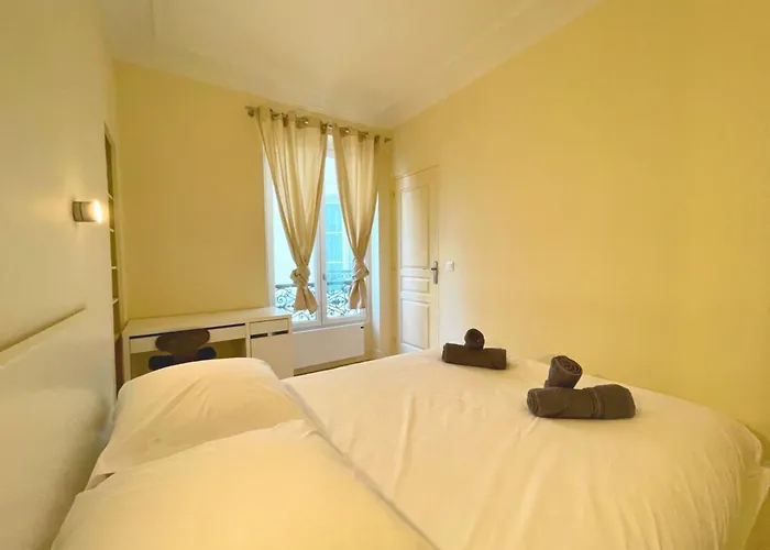 Privat bolig Lit Double Et Salon Avec Canape-lit A 10 Minutes Des Champs Elysees *