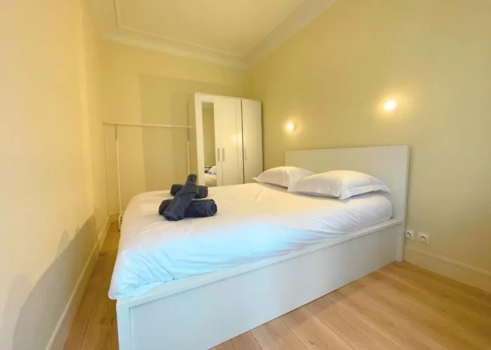 Privat bolig Lit Double Et Salon Avec Canape-lit A 10 Minutes Des Champs Elysees *